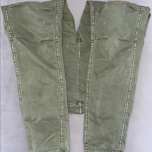 American Eagel Distressed Cargo Pants Size 0 - Picture 5 of 6